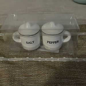 🎆Bundle 5 items for $20 🎆 Brand New Salt & Pepper Shakers
